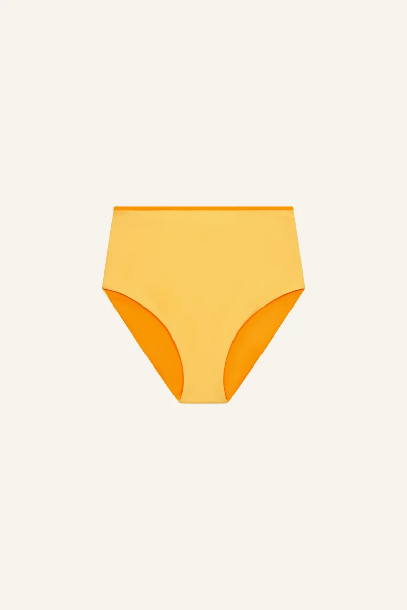 Highwaist Shorts — soleil