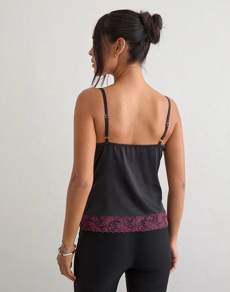 Camara-Top aus schwarzem Satin mit burgunderroter Spitzenborte