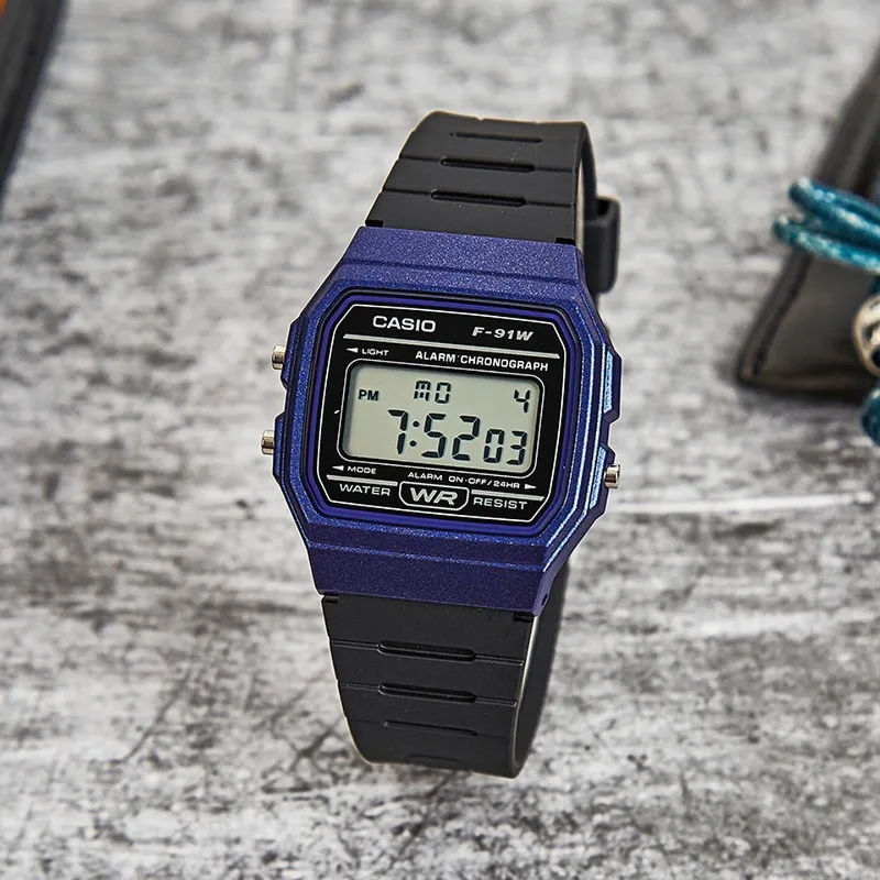 Casio F91W Retro-Wasserdichte Uhr - Modische, schlichte, kleine, quadratische elektronische Uhr mit LCD-Display