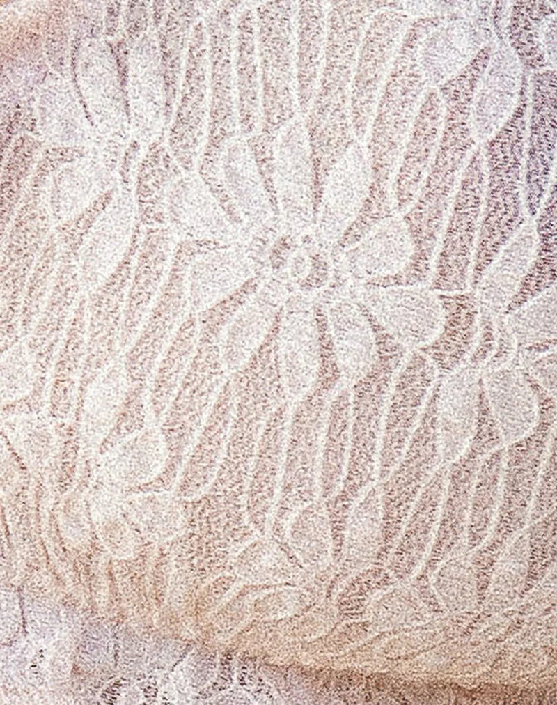 Naila BH in Babyrosa mit Spitze und roter Schleife