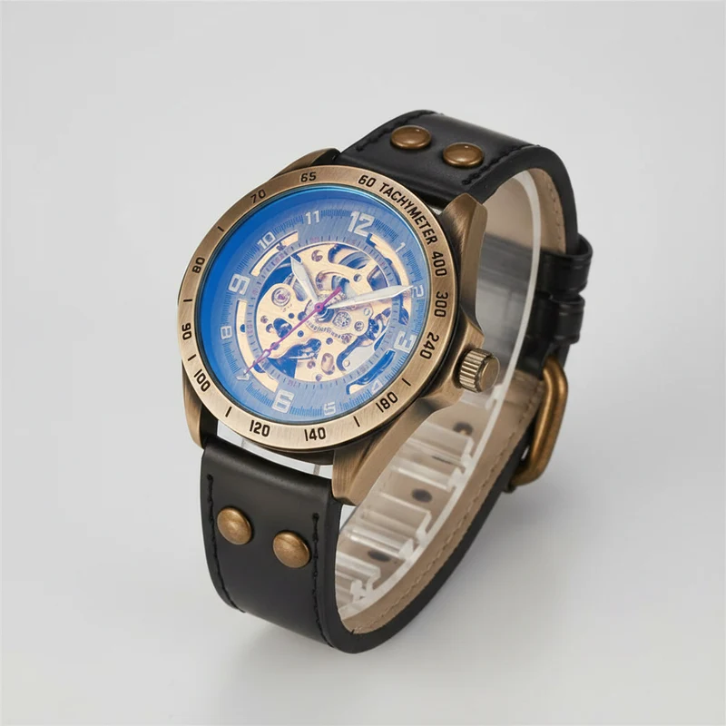 Verleihen Sie Ihrem Stil mit der wasserdichten mechanischen Herrenuhr das gewisse Extra.