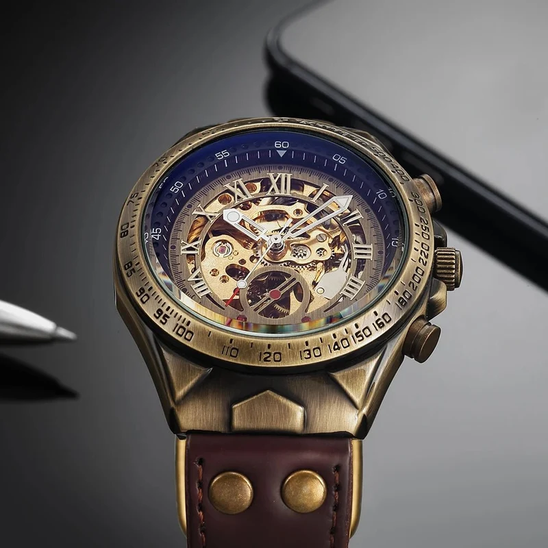 Verleihen Sie Ihrem Stil mit der wasserdichten mechanischen Herrenuhr das gewisse Extra.