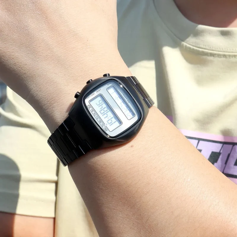 Retro-Digitaluhr für Herren mit Dual-Display, Edelstahlarmband und Hintergrundbeleuchtung