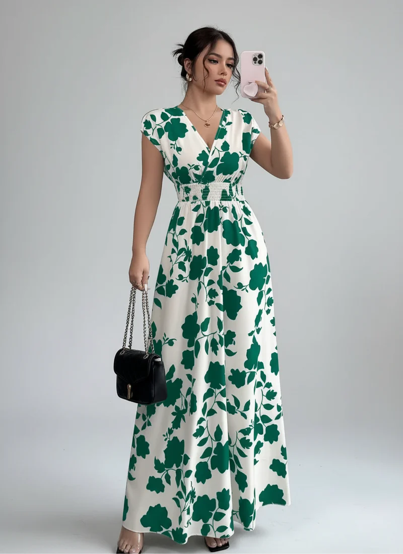 Verleihen Sie Ihrem Sommer-Look mit unserem Damen-Sommerkleid mit V-Ausschnitt das gewisse Etwas.