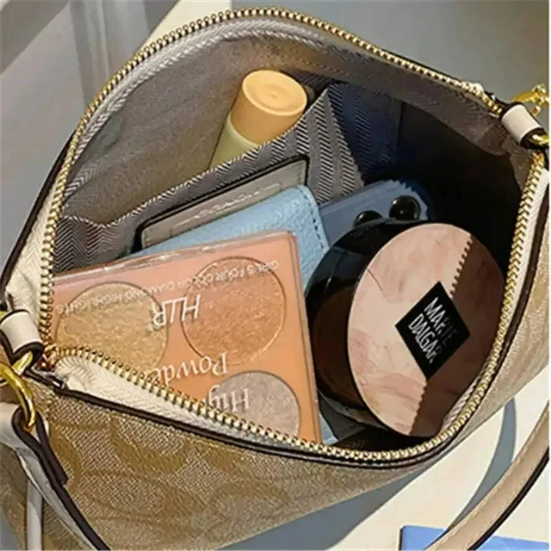 Elegante vegane Schultertasche für Damen – Weiche Umhängetasche mit Reißverschluss