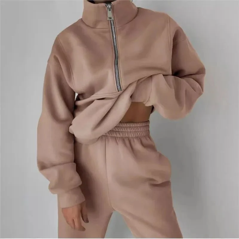 Stilvoll und gemütlich: Das elegante Trainingsanzug-Set für Damen für Herbst und Winter