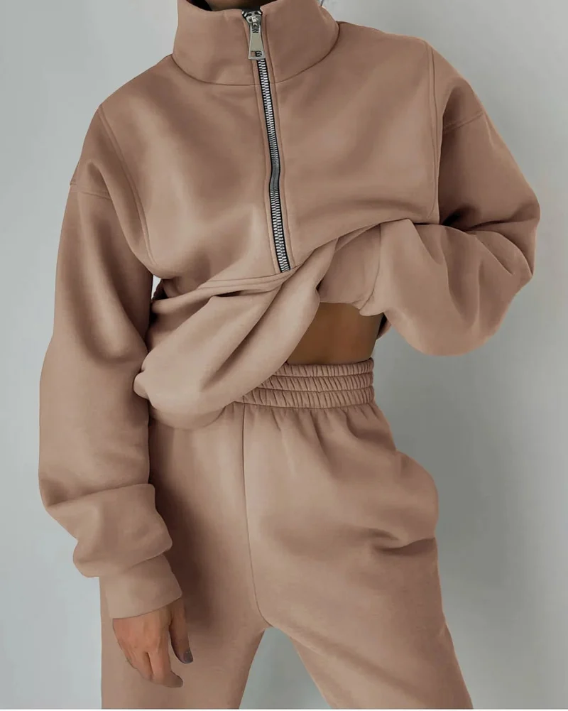 Stilvoll und gemütlich: Das elegante Trainingsanzug-Set für Damen für Herbst und Winter