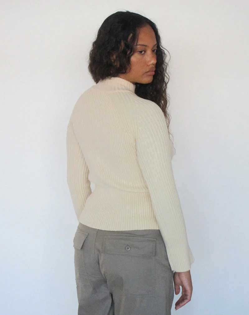 Ranala-Pullover mit hohem Kragen aus Strick in Creme