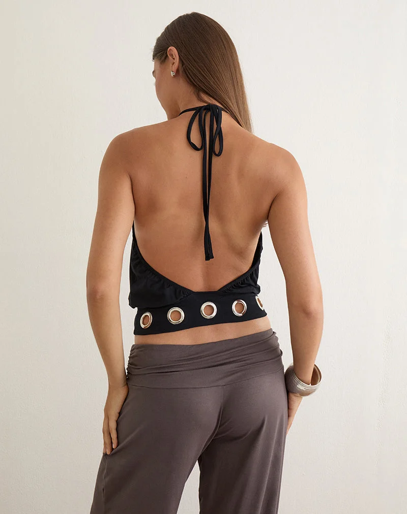 Dolga-Haltertop mit Ösen am Saum in Schwarz
