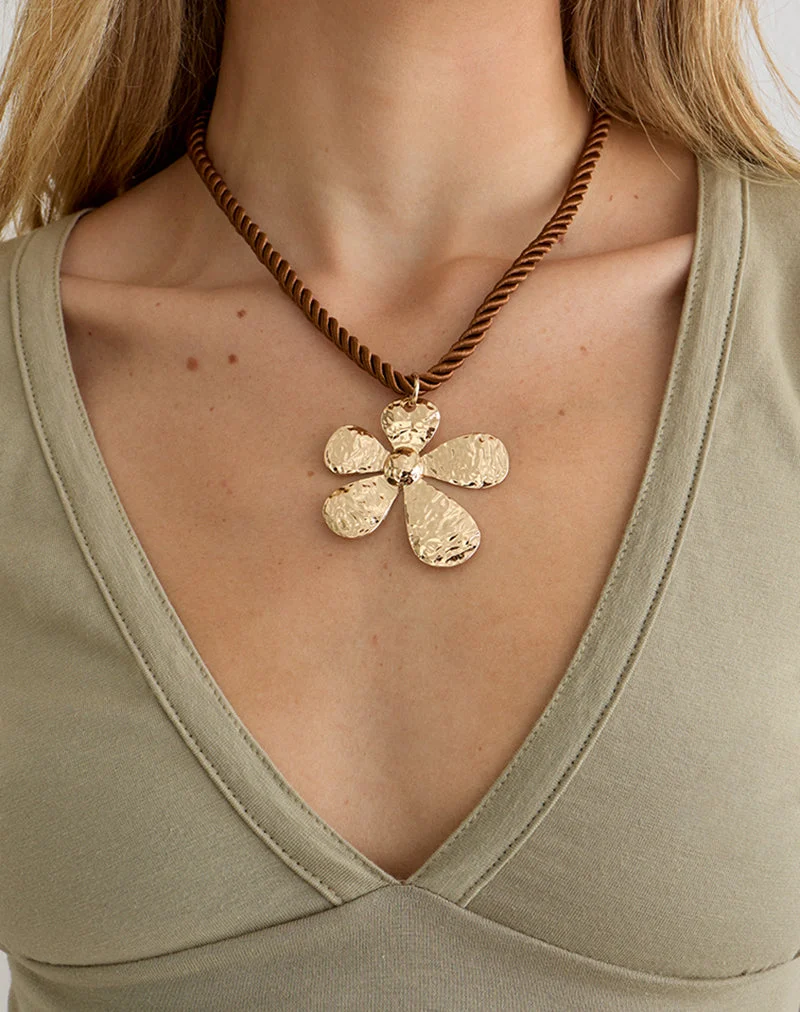 Kordelkette mit vergoldetem Blumenanhänger