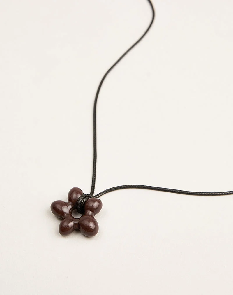 Schwarze Wickelkette mit Acrylblume