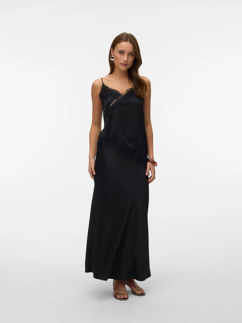 VMNOVI LACE SINGLET