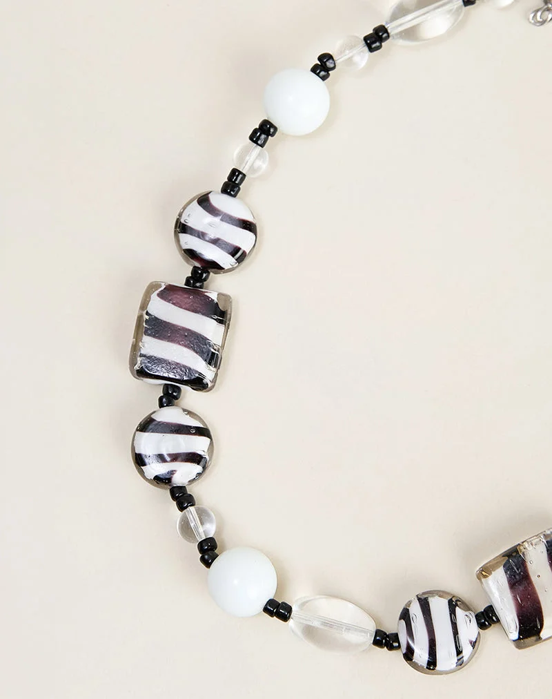 Halskette mit Zebra-Glasperlen