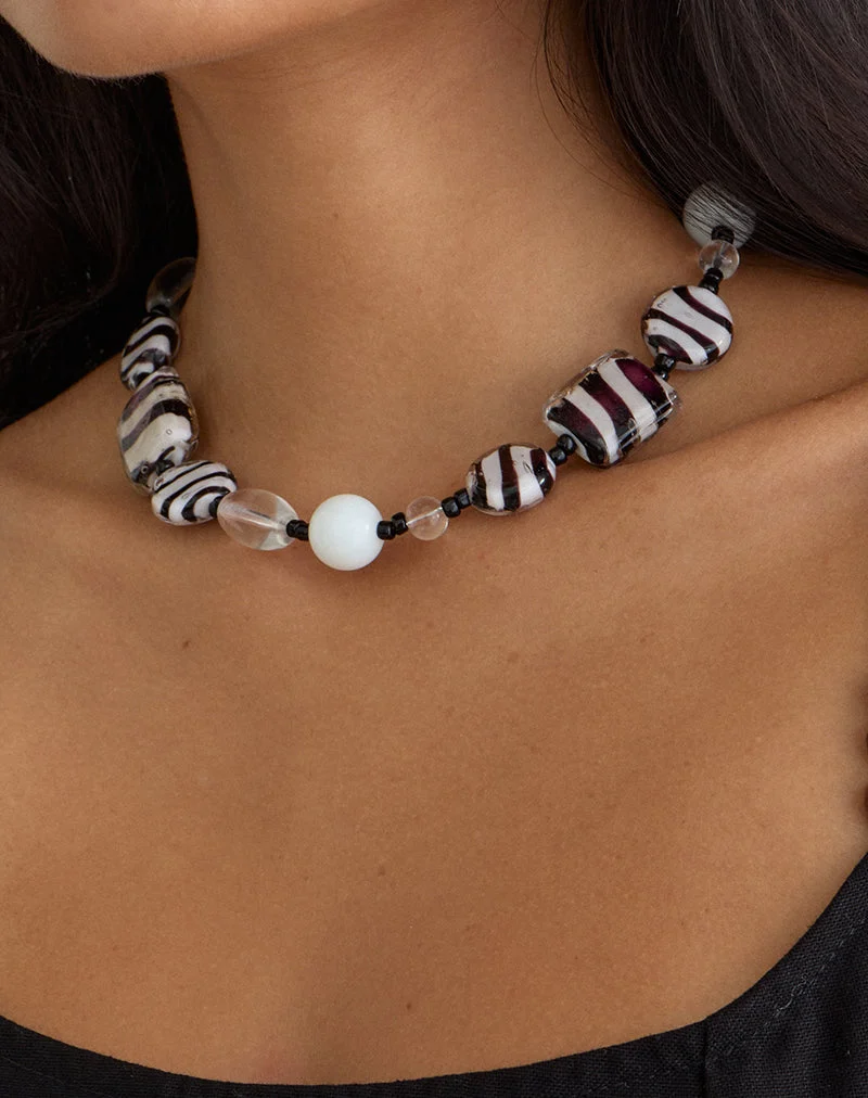 Halskette mit Zebra-Glasperlen