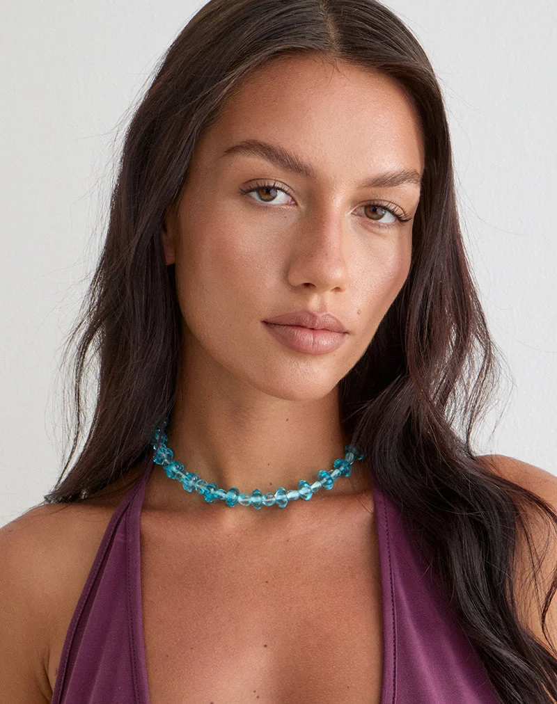Halskette „Aqua Blue“ mit facettierten Elementen