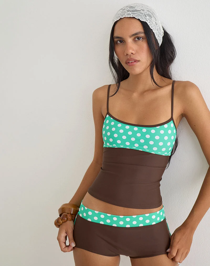 Rhaena-Badeshorts in Braun mit mittelgroßen grünen Polka-Punkten