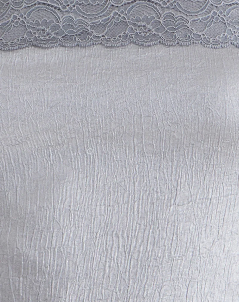 Minae Bandeau-Top mit Spitzenbesatz in silber schimmerndem Satin