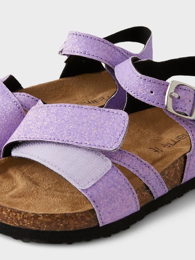 Nennen Sie es Sandale mit Glitzer - Sandverbene