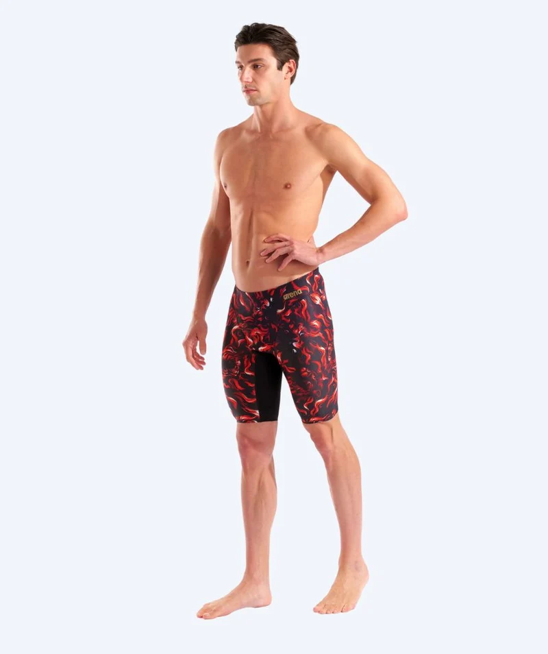 Arena lange Badehose für Herren - Graphic - Schwarz/Rot (Limited 2026)