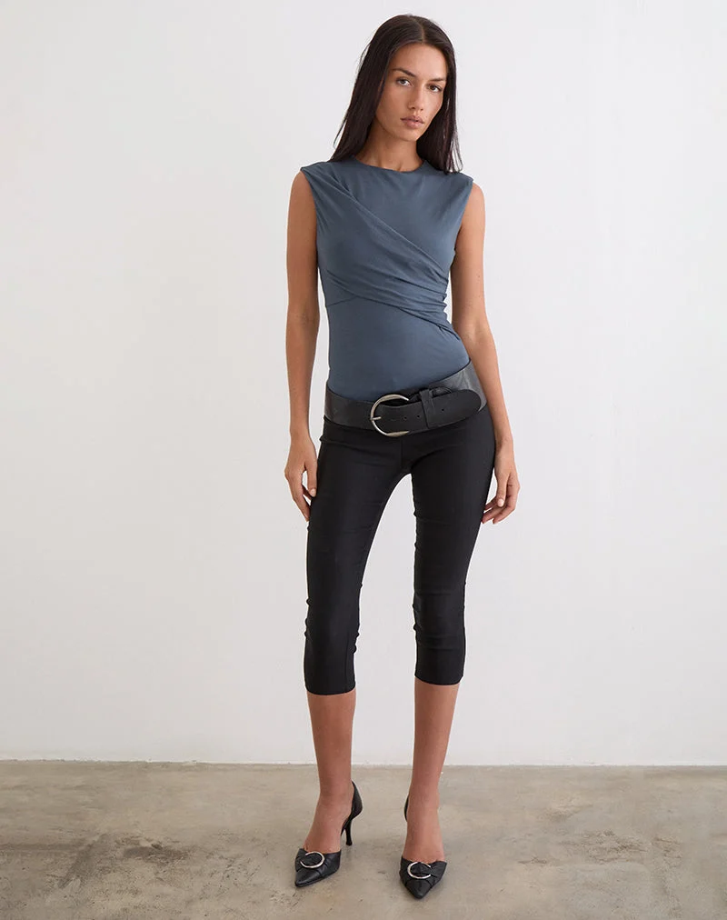 Otso Twist Wrap Top aus Rayon-Jersey in der Farbe „Ocean Storm“