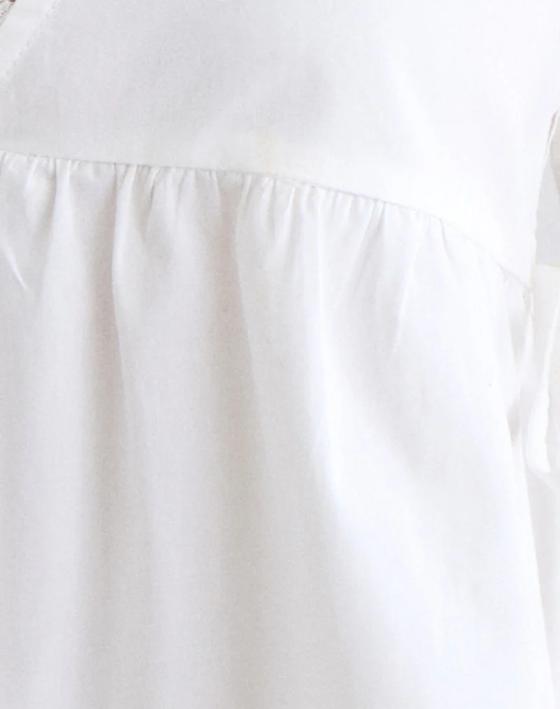 Fahwa-Bluse mit seitlichem Bindeband aus weißem Popeline