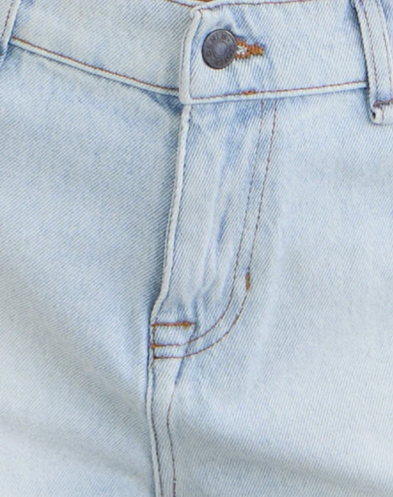 Zerrissene, weit geschnittene Jeansshorts in Eisblau