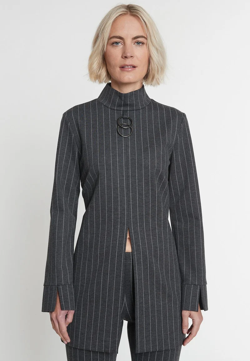 Cut Out Top Mesyne