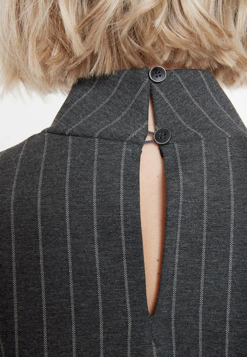 Cut Out Top Mesyne