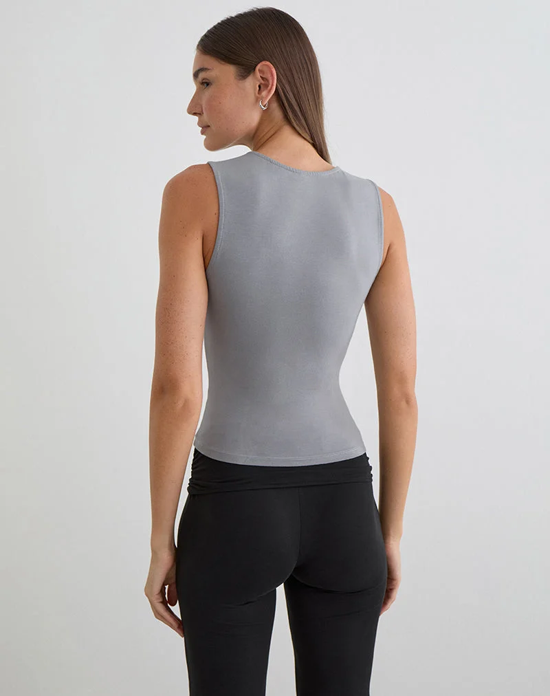 Lynod Plunge Top in Grau