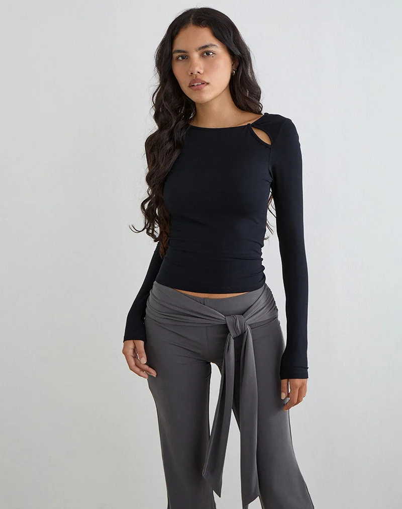 Kalais Langarm-Oberteil mit gedrehtem Ausschnitt in Schwarz
