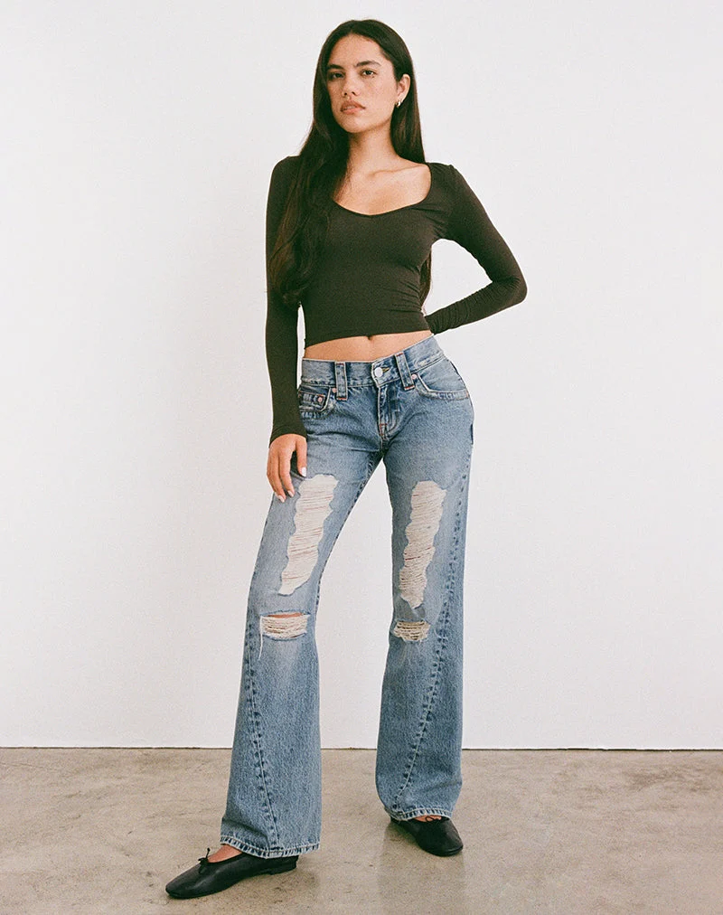 Zerrissene Jeans mit niedrigem Schritt und verdrehter Naht in True Blue