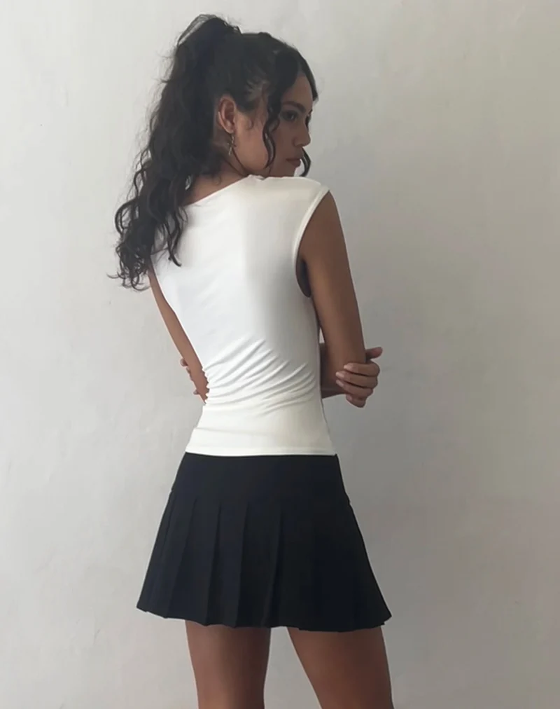 Cambrie Asymmetrisches ärmelloses Top in Elfenbein