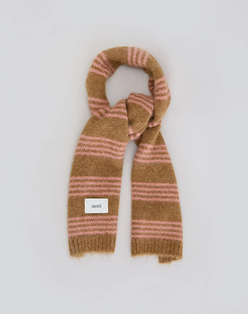 Schal aus rosa gestrickter, gebürsteter Wolle