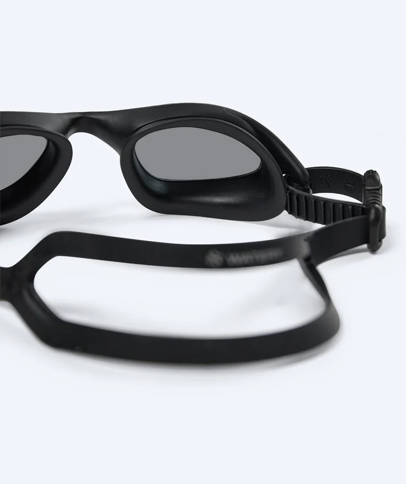 Watery Schwimmbrille für Freizeitschwimmer - Saunton - Schwarz (Smoke Scheiben)