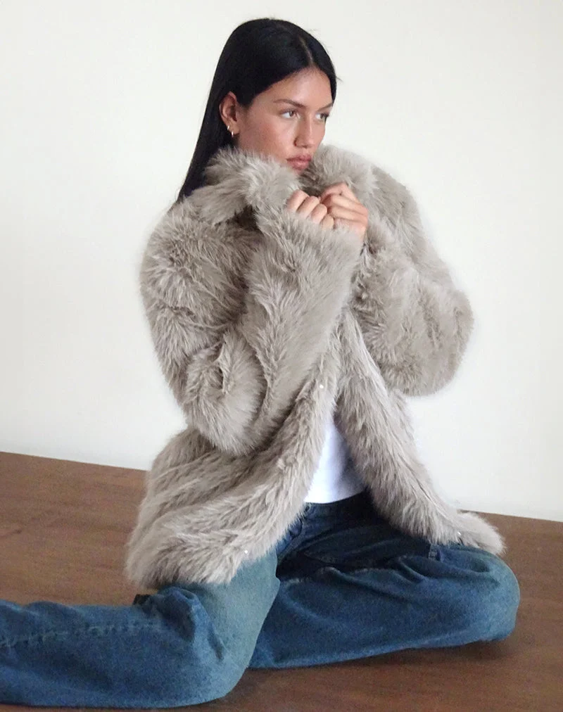 Lupita Jacke aus Kunstpelz Taupe