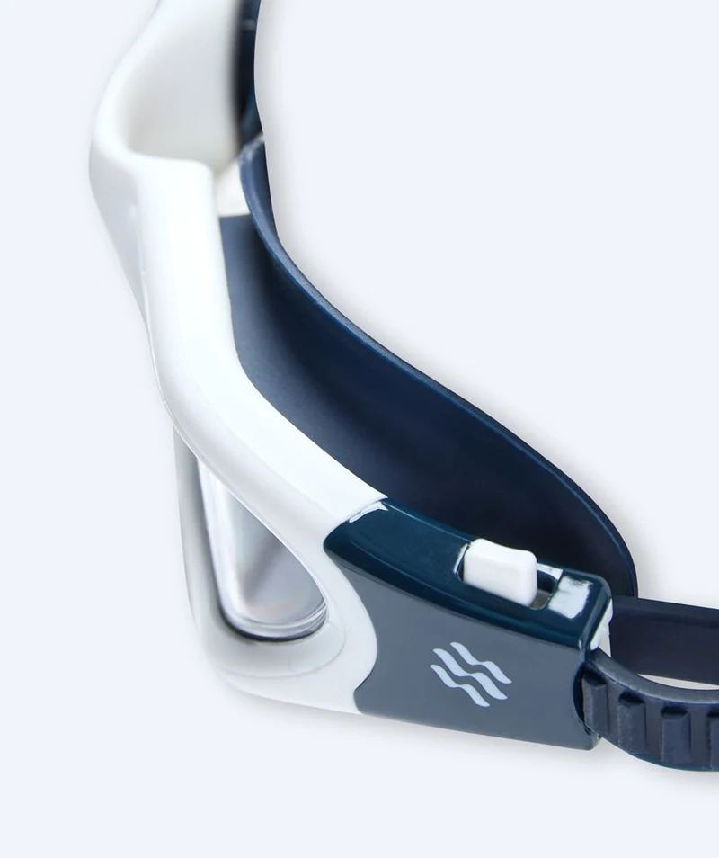 Watery Schwimmbrille für Freizeitschwimmer - Raven Active - Dunkelblau/Klar