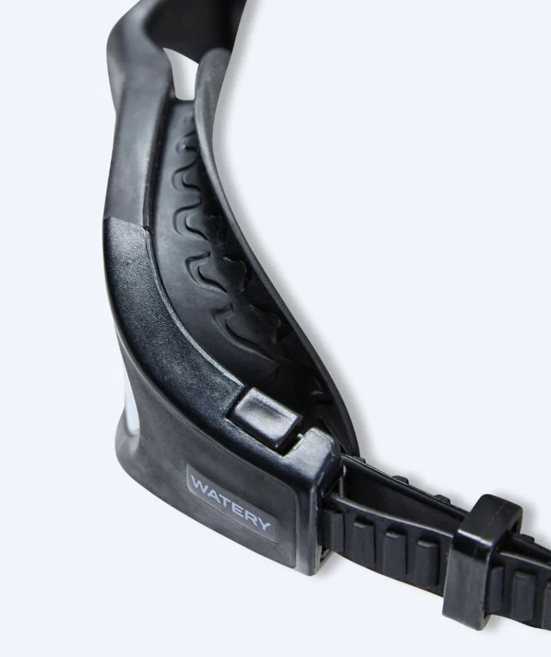 Watery Schwimmbrille für Freizeitschwimmer - Kelvin Active - Schwarz (Smoke Scheiben)