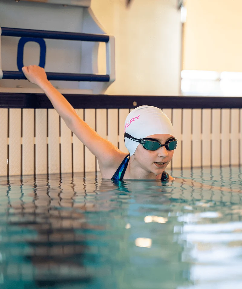 Watery Wettkampf Schwimmbrille für Kinder - Power Lane - Schwarz/Gold