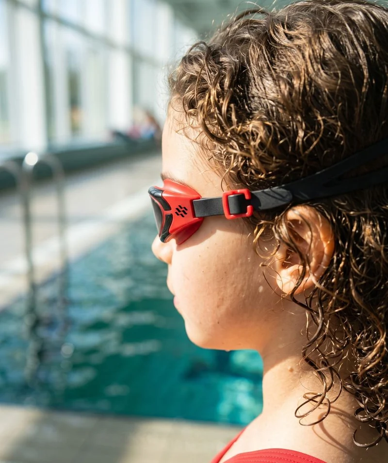 Watery Schwimmbrille für Kinder - Wade Active - Schwarz/Rot (Smoke Scheiben)
