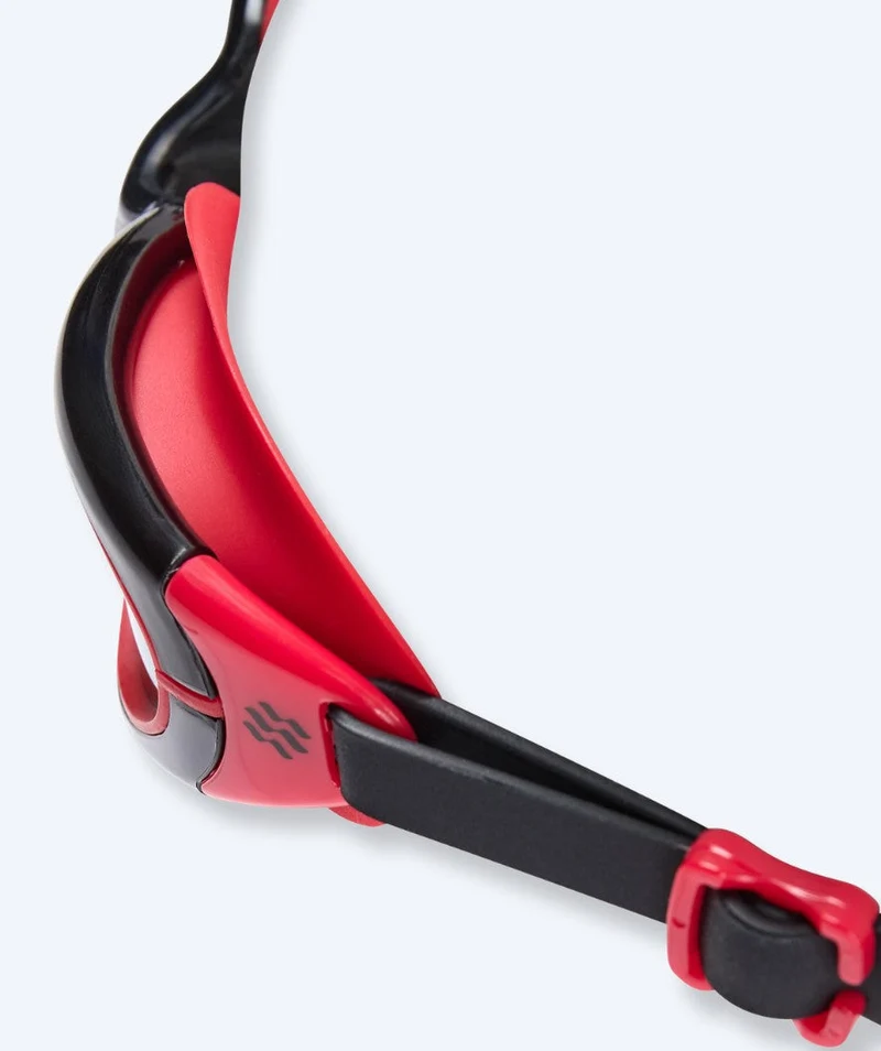 Watery Schwimmbrille für Kinder - Wade Active - Schwarz/Rot (Smoke Scheiben)