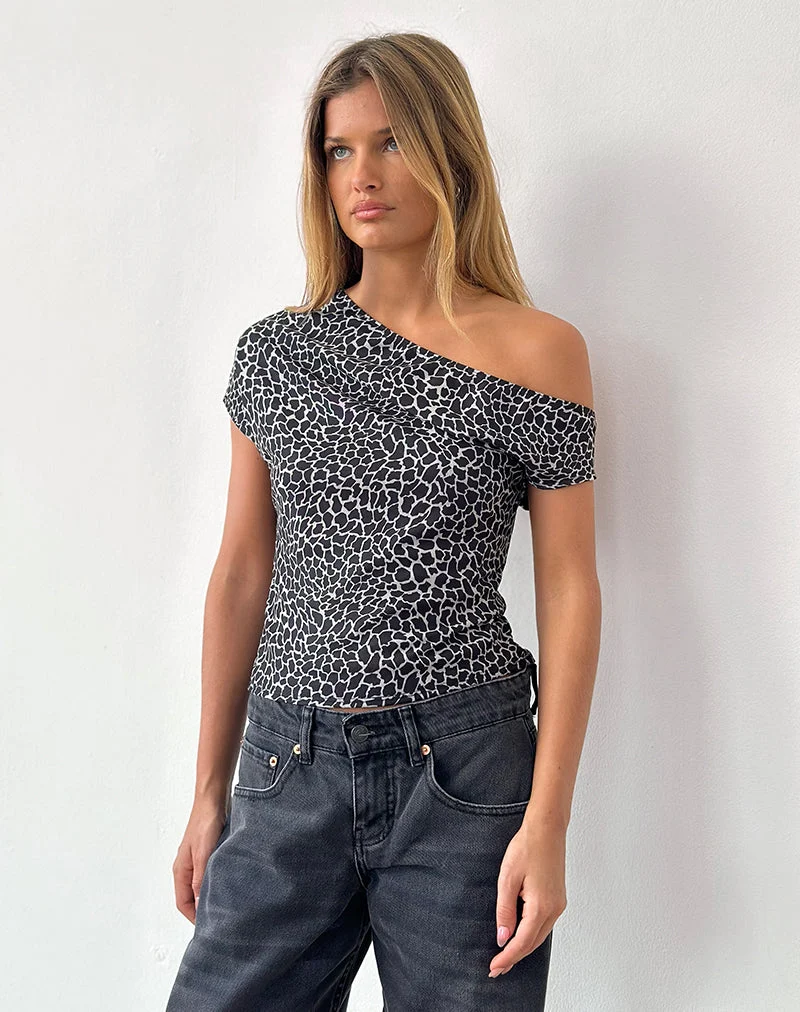 Jaridah Asymmetric Slouch Top in Giraffe Schwarz und Creme