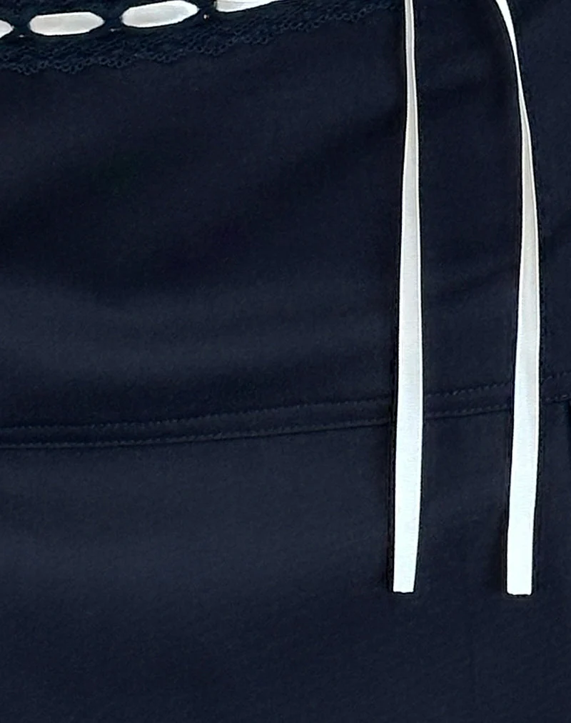 Idalis Skort in Marineblau mit weißer Bindung