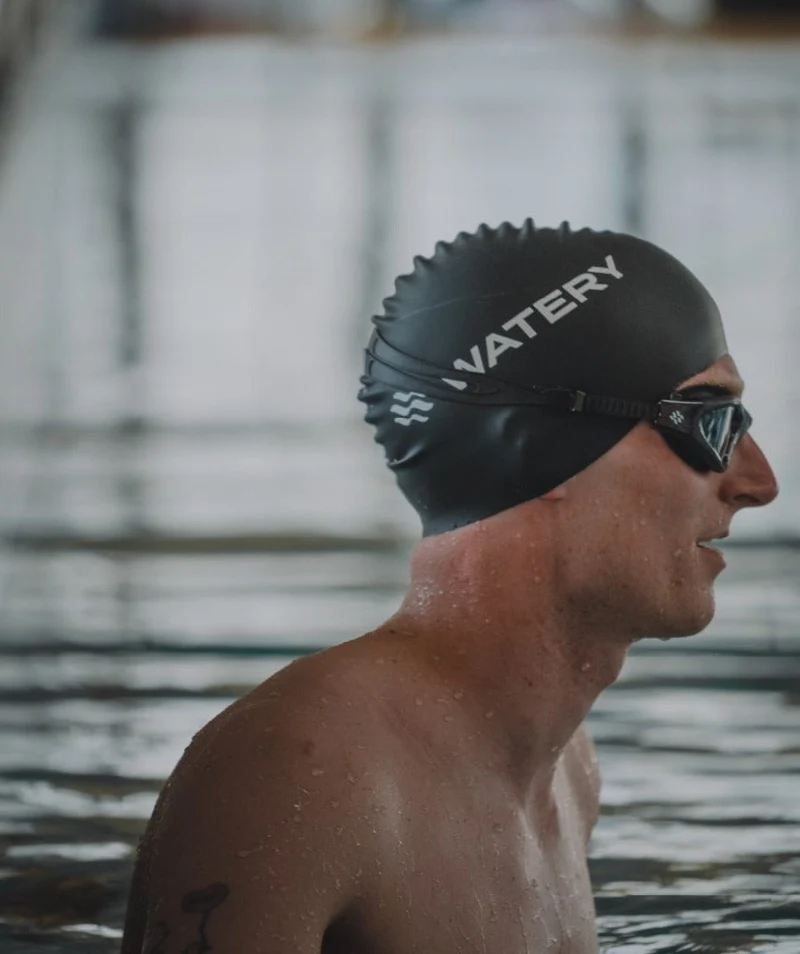 Watery Schwimmbrille für Freizeitschwimmer - Raven Active - Schwarz (Smoke Scheiben)
