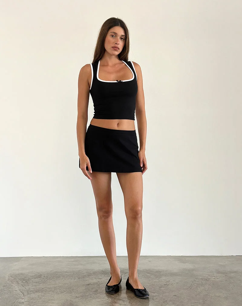 Shinju Top in Schwarz mit weißer Bindung