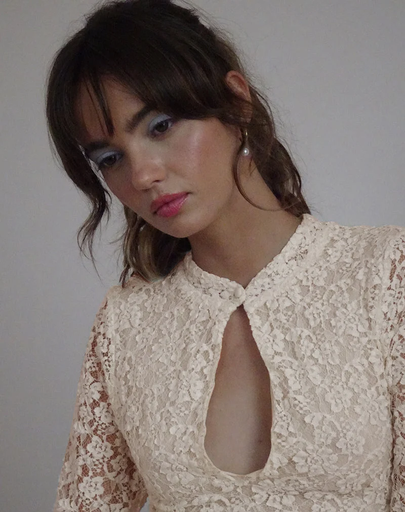 Silvanna Langärmeliges Minikleid mit Schlüsselloch aus Spitze in Elfenbein