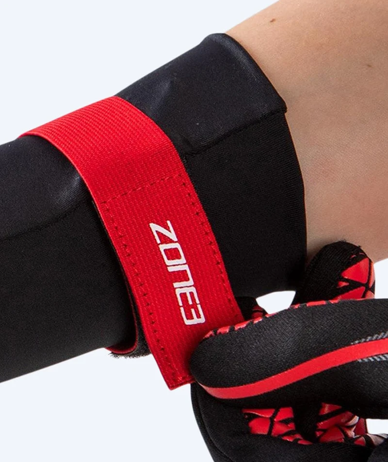 ZONE3 Neoprenhandschuhe - (2mm) - Schwarz/Rot
